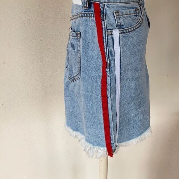 Kendall and Kylie denim frayed micro miniskirt red white side ribbons Zip 28 - Picture 2 of 14